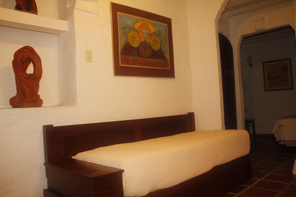 Paseo Del Arte Hotel Asuncion Room photo